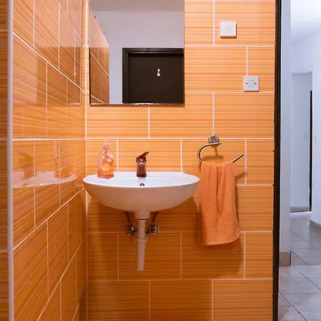 Green Hostel بيت شباب