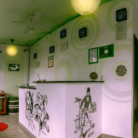 Green Hostel *